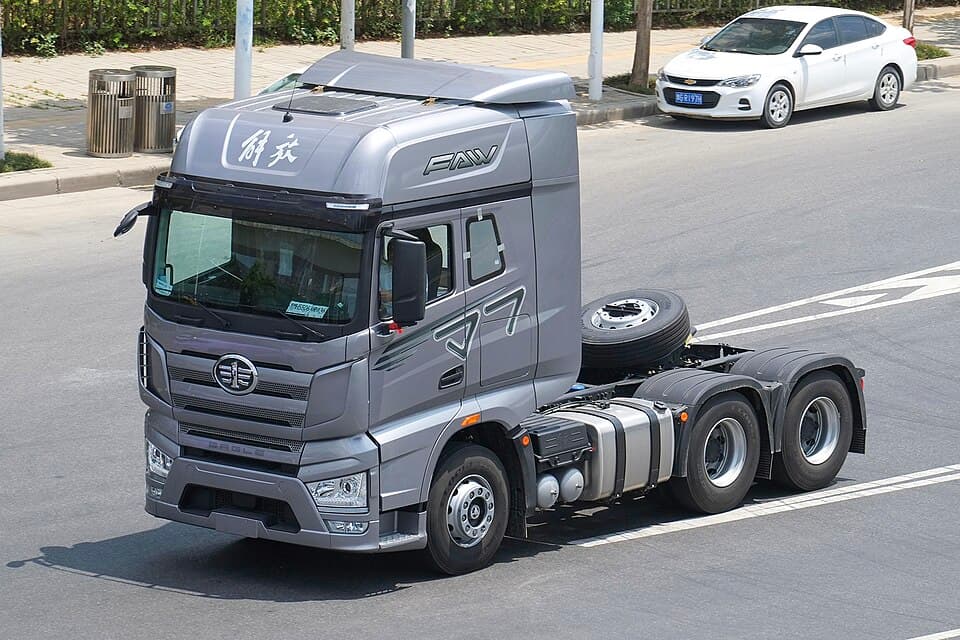 FAW J7